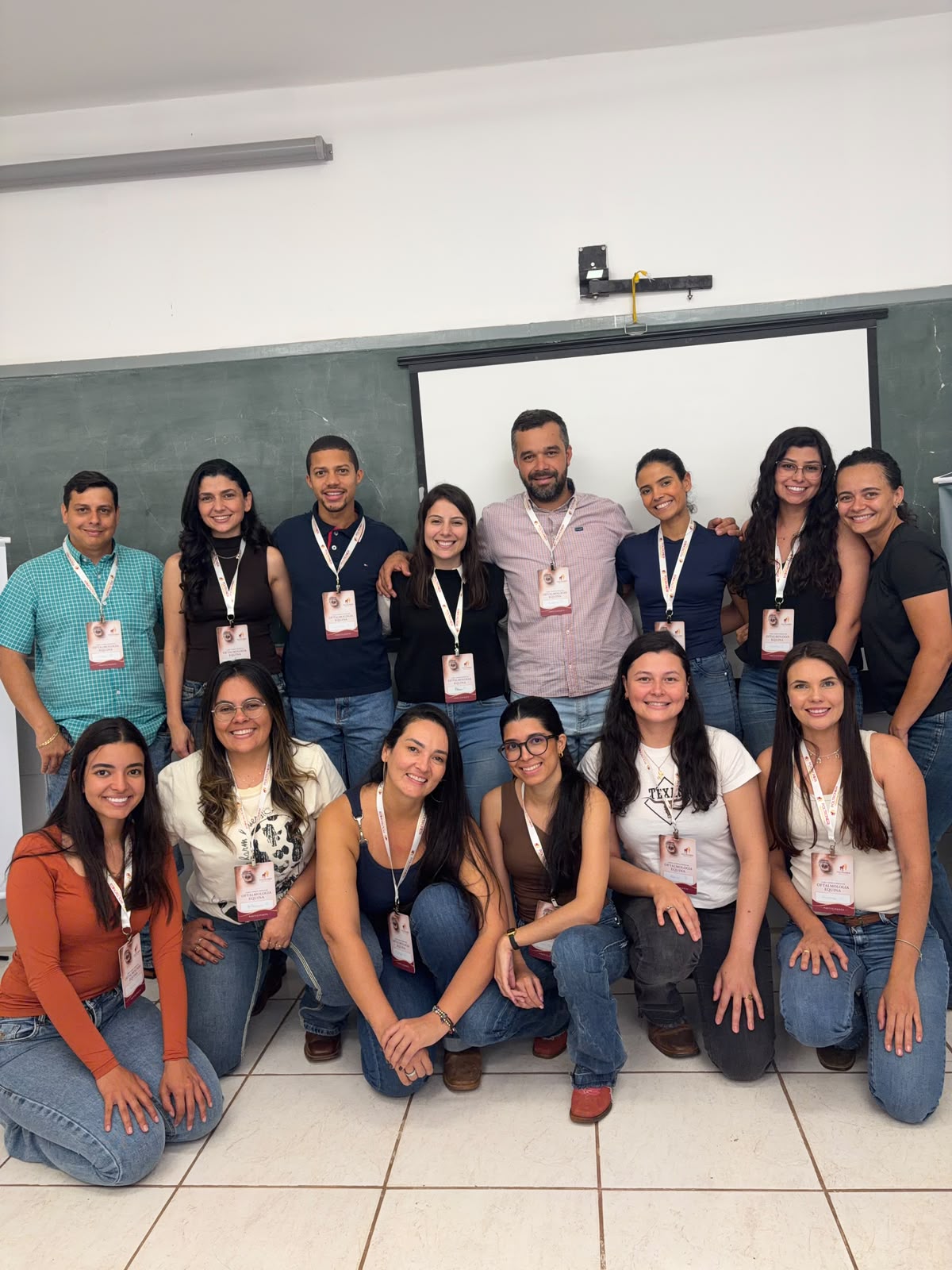 Turma de Goiânia do Curso de Oftalmologia Equina com a Profª. Thais Poltronieri